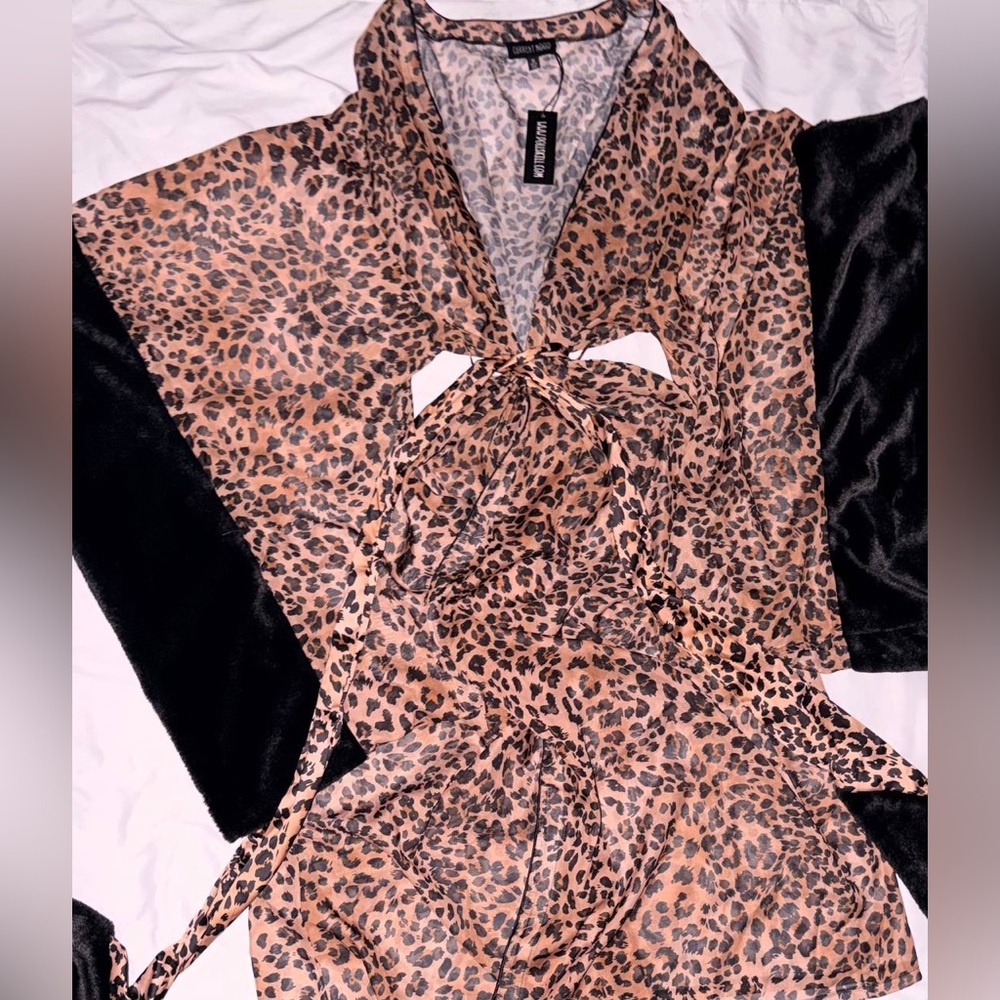 Dolls Kill/Current Mood Enticing Opulence Leopard print Robe - Picture 2 of 3